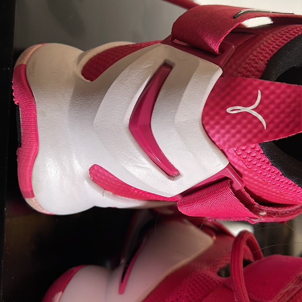 LeBron Solider 9 “Think Pink” - Picture 3 of 7